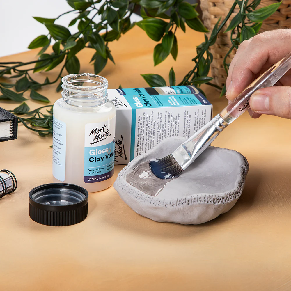 Clay Varnish Mont Marte 120ml - Image 3